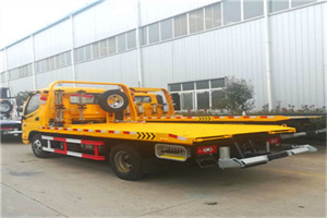 定安附近拖车救援搭电